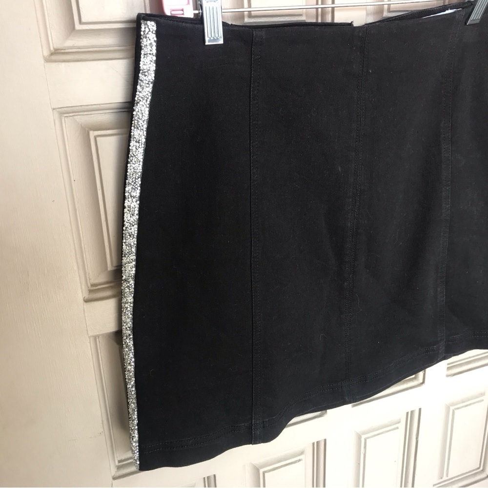 Tinseltown SzXL Straight Black MiniSkirt Stretch Silver Glitter Side Stripe CUTE